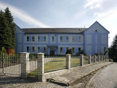 Budova české obecné a měšťanské školy